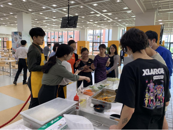 Teachers from Zhongrui