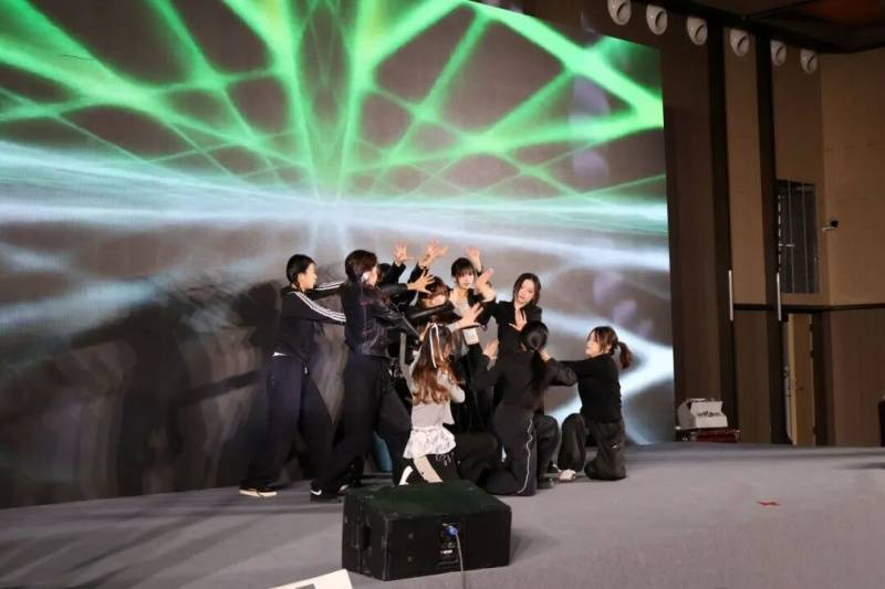 1764076268_72128302337372466289.jpg 640 (1).jpg