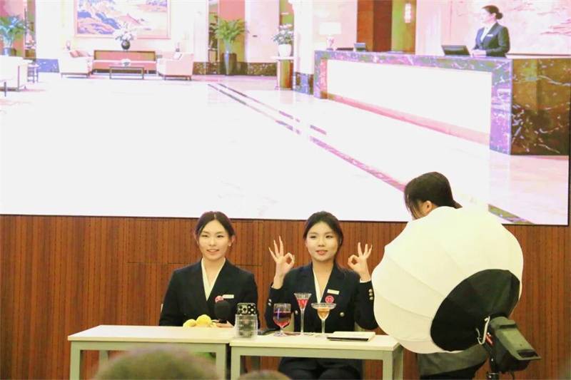 1780495340_62652568909772111583.jpg 商务英语19.jpg
