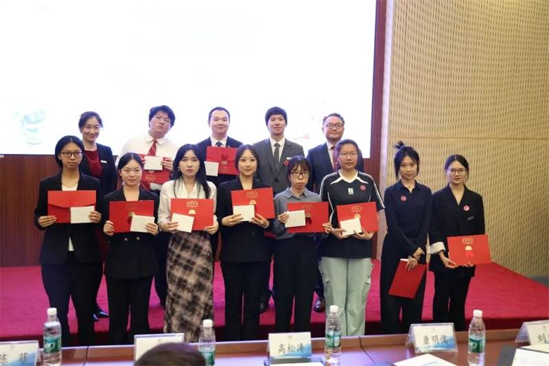 1780495421_30885763984815831641.jpg 商务英语10.jpg